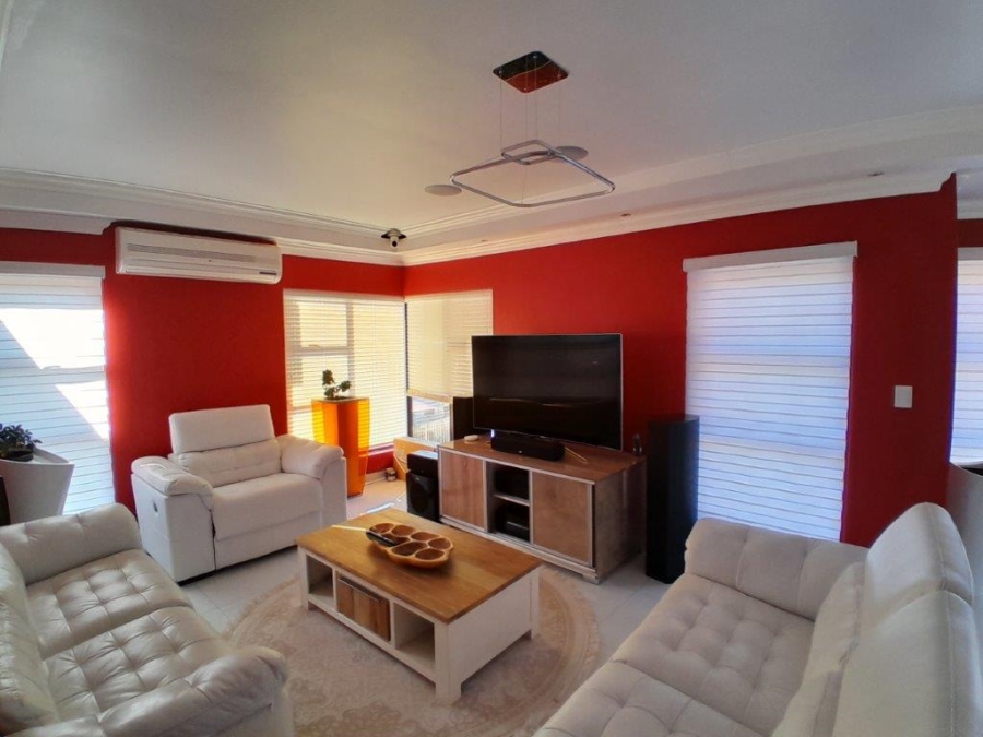 3 Bedroom Property for Sale in Safari Gardens North West